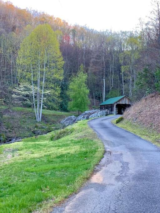 Blue Ridge Parkway Panoramic Paradise-60 Mile View Fancy Gap Exterior photo